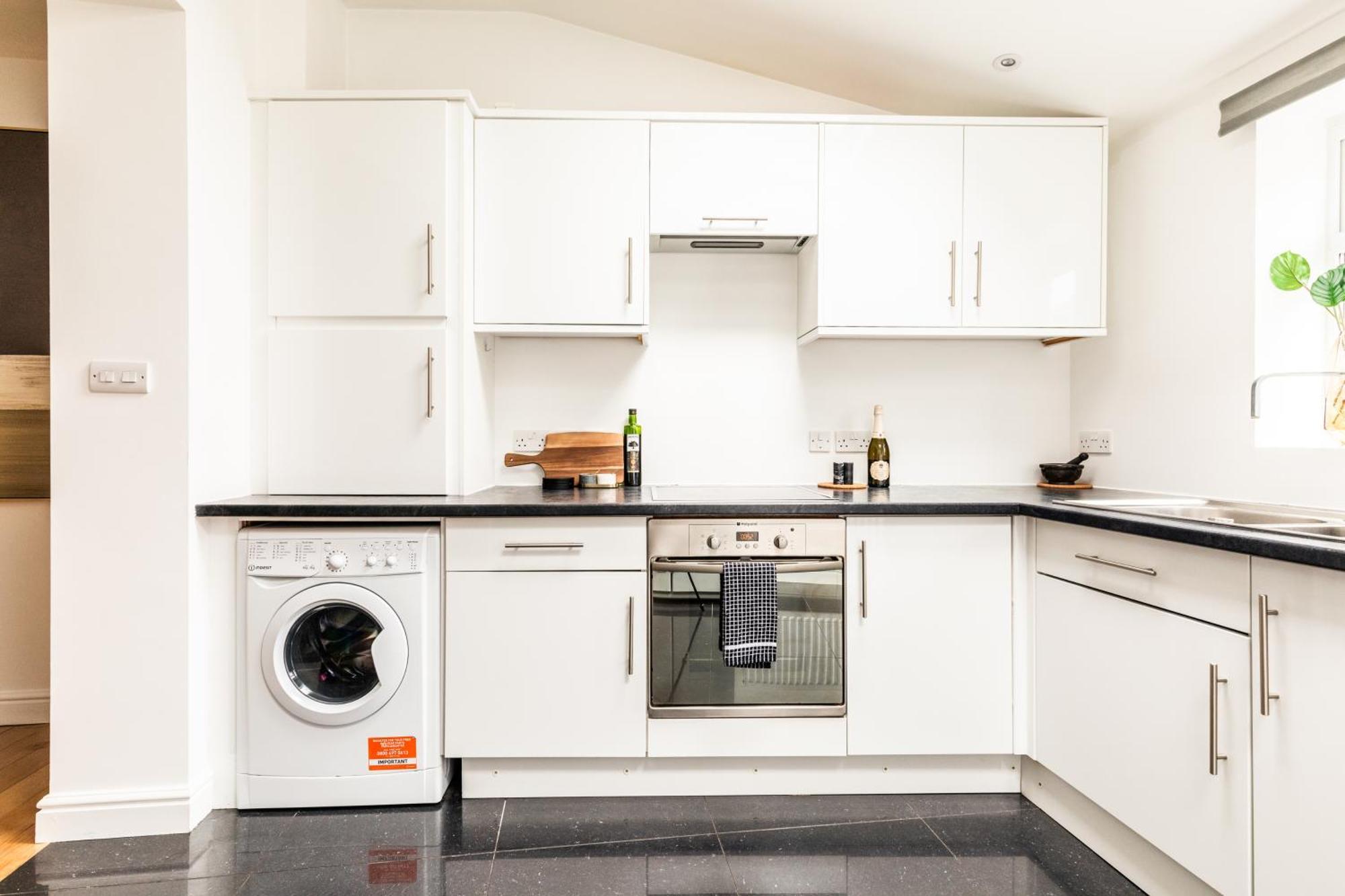 The Broadway Bath - 2 Bedrooms With Parking, Central 바스 외부 사진