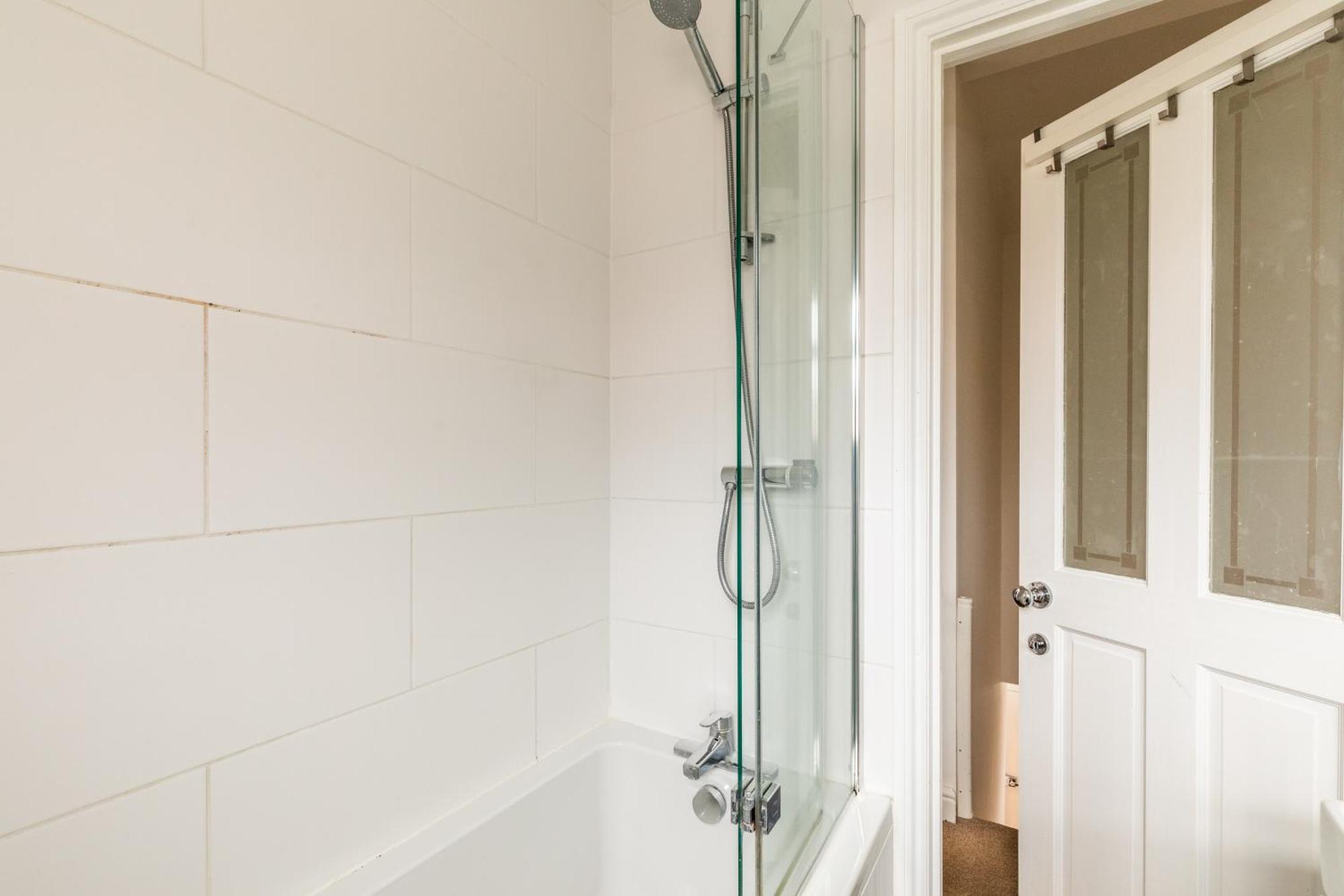 The Broadway Bath - 2 Bedrooms With Parking, Central 바스 외부 사진